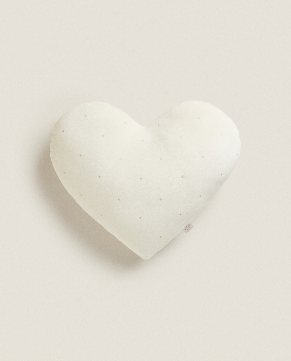 HEART-SHAPED POLKA DOT CUSHION