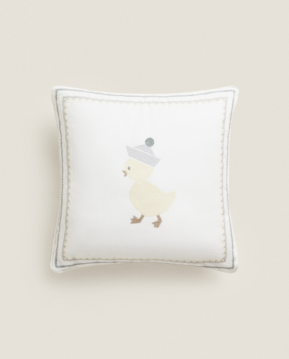 DUCK CUSHION