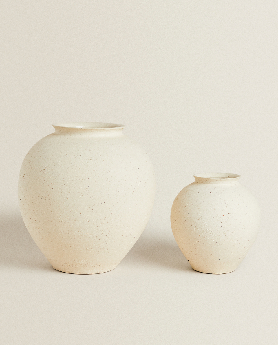 TEXTURED CERAMIC VASE