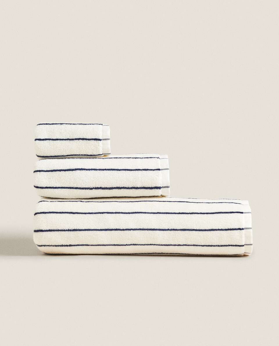 COTTON TOWEL WITH CONTRAST STRIPE