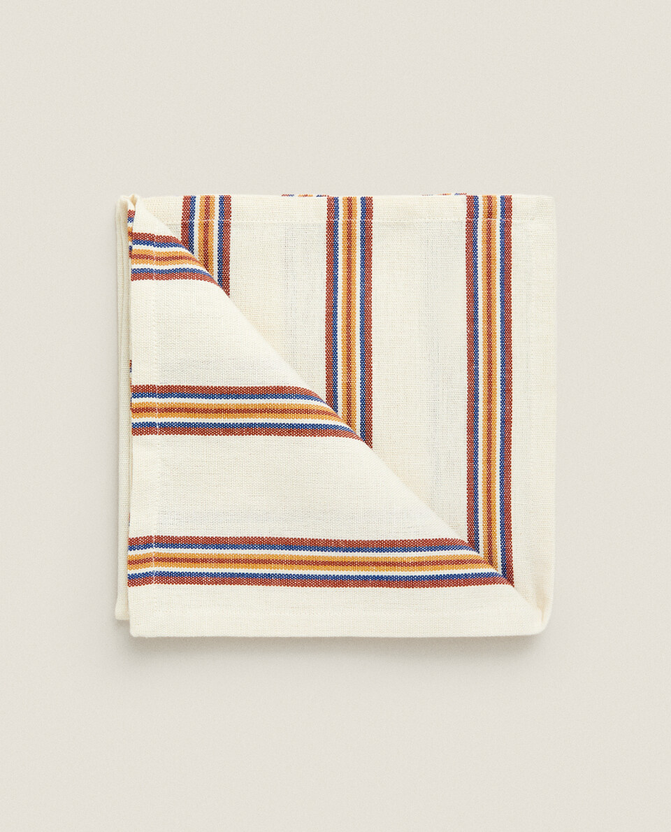 染色线条纹餐巾