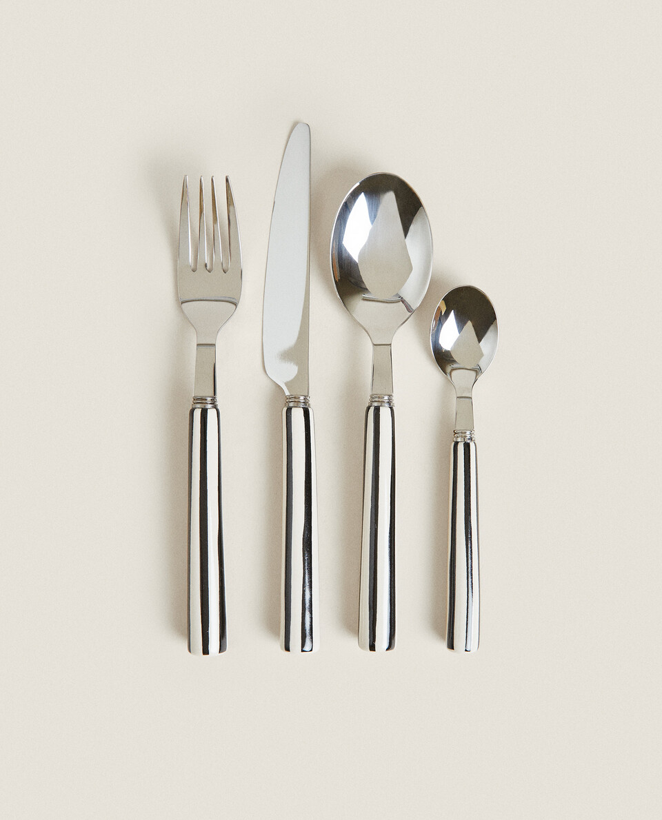 STRIPED CUTLERY SET (4 PIECES)