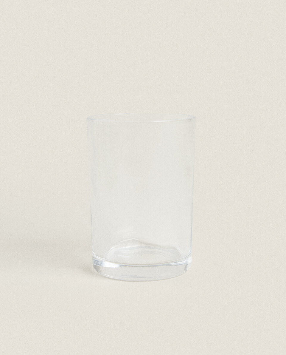 玻璃和木制杯子