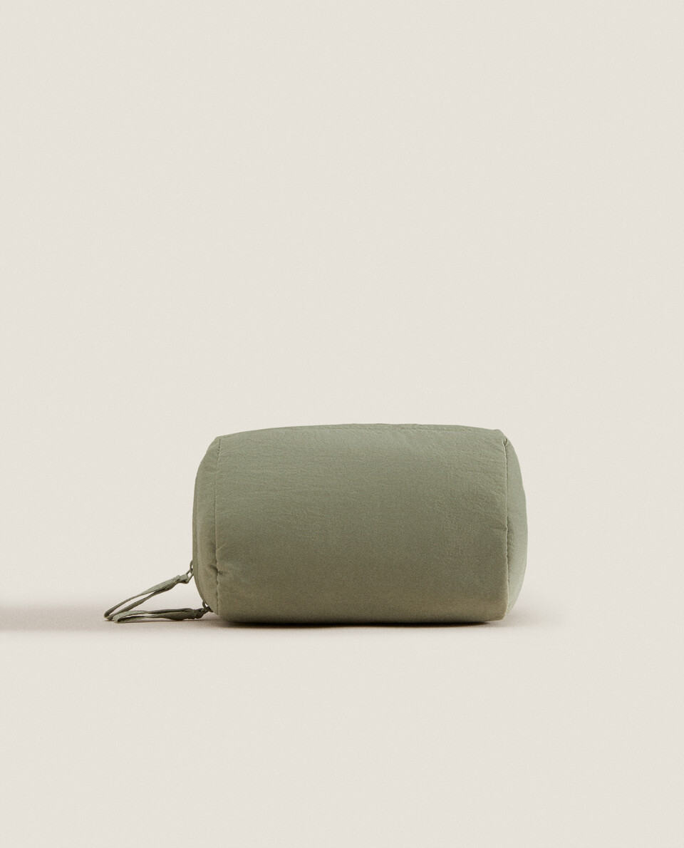 SMALL TECHNICAL FABRIC TOILETRY BAG