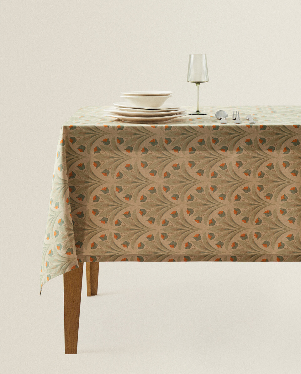 GEOMETRIC FLORAL PRINT TABLECLOTH