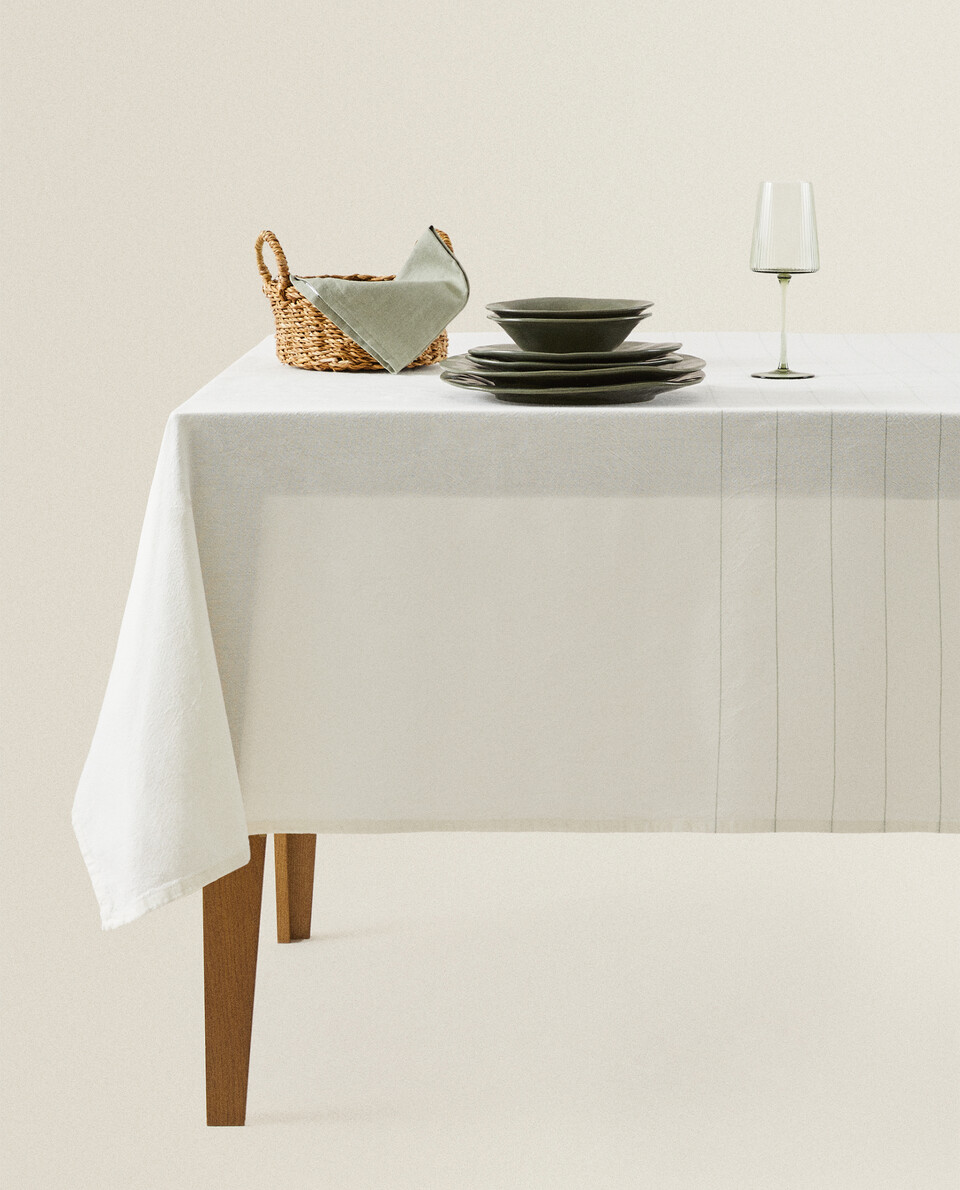 CHECK TABLECLOTH