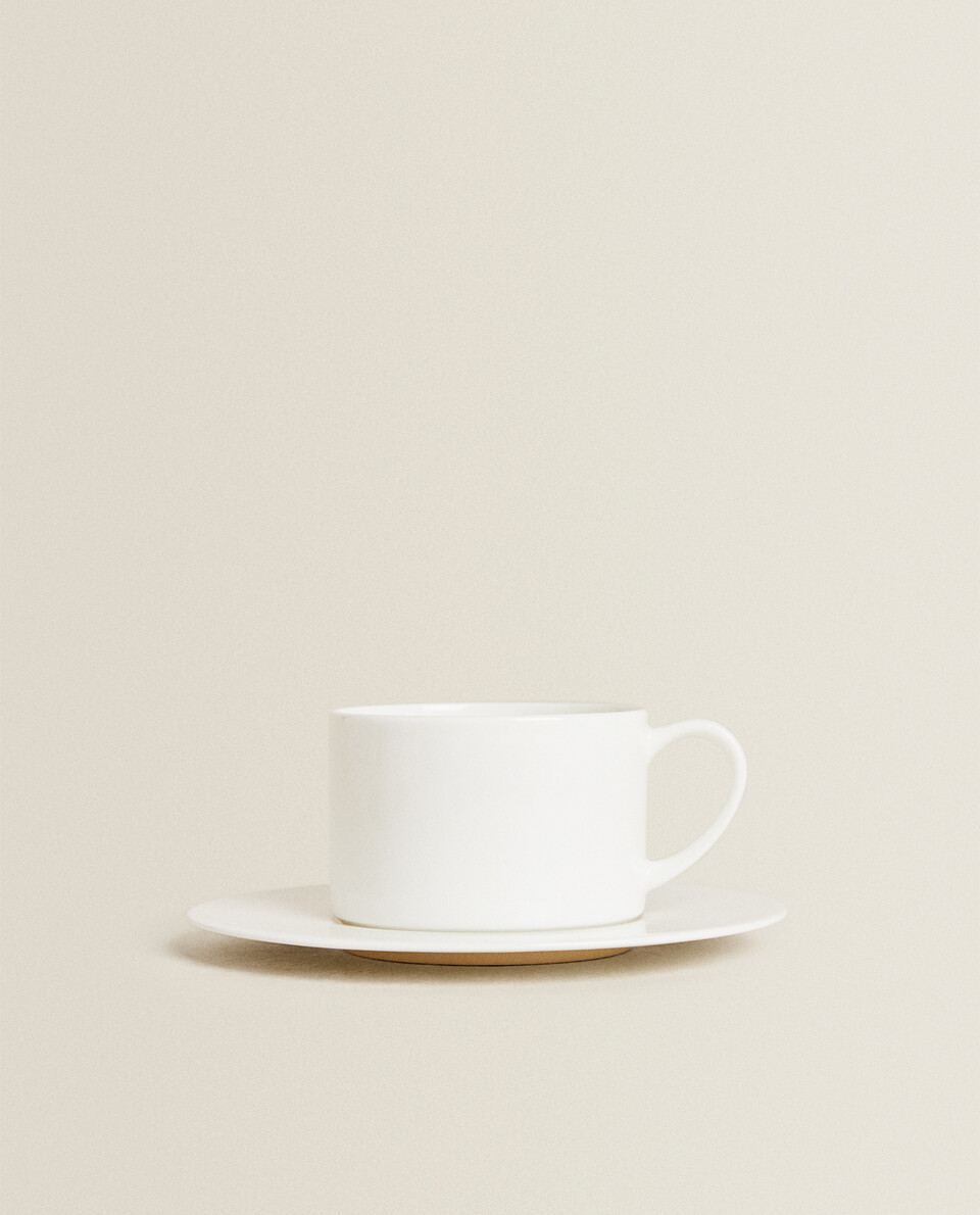 素色新骨瓷茶杯和杯碟