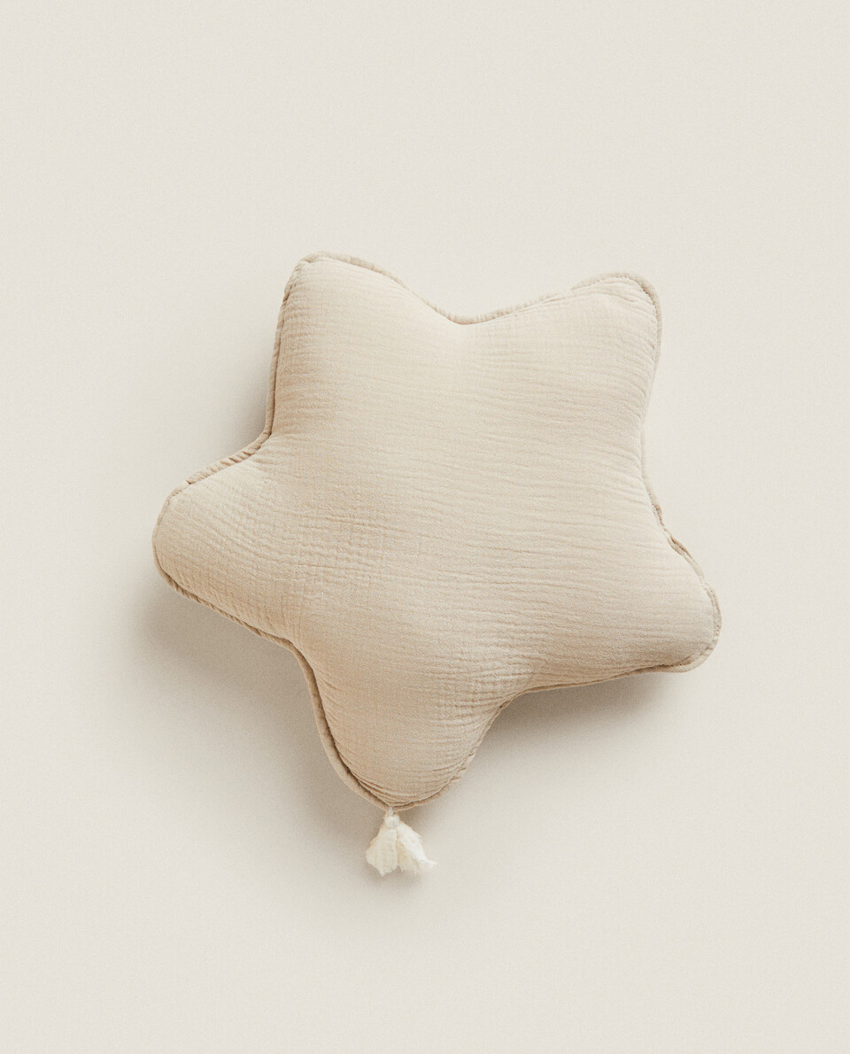 MUSLIN STAR CUSHION