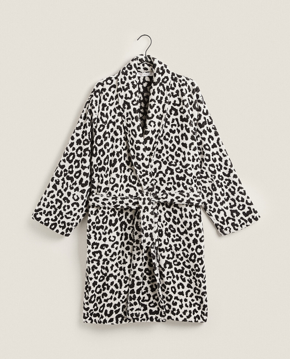 LEOPARD PRINT DRESSING GOWN
