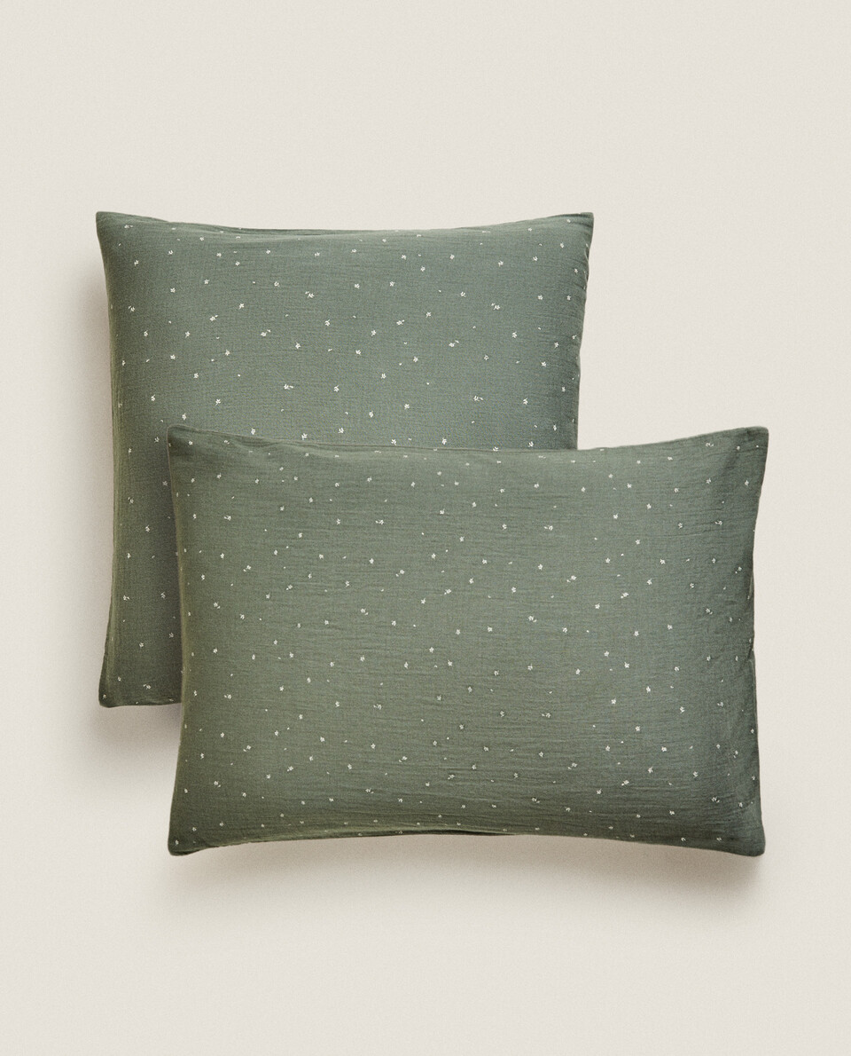 WHITE FLOWER PILLOWCASE