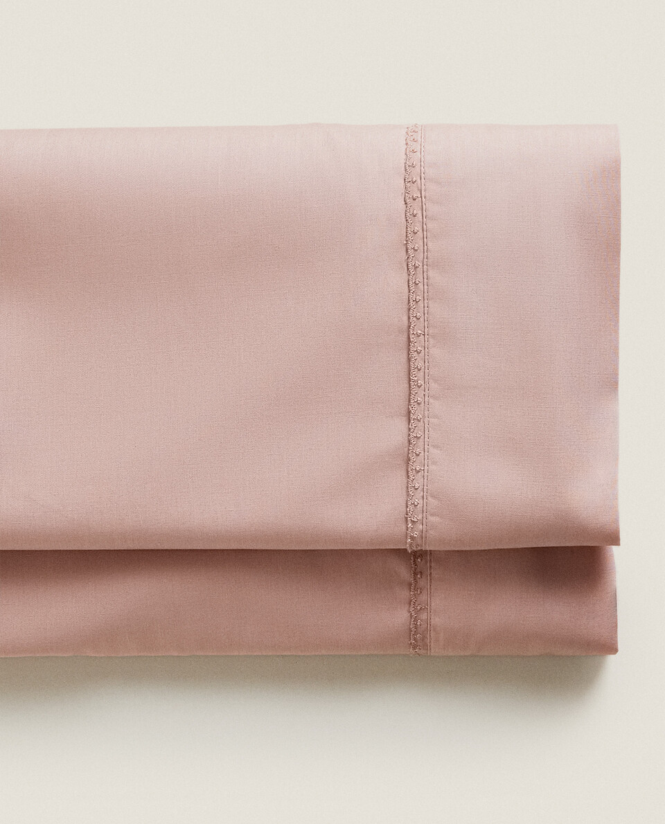 PLAIN FLAT SHEET WITH DETAIL