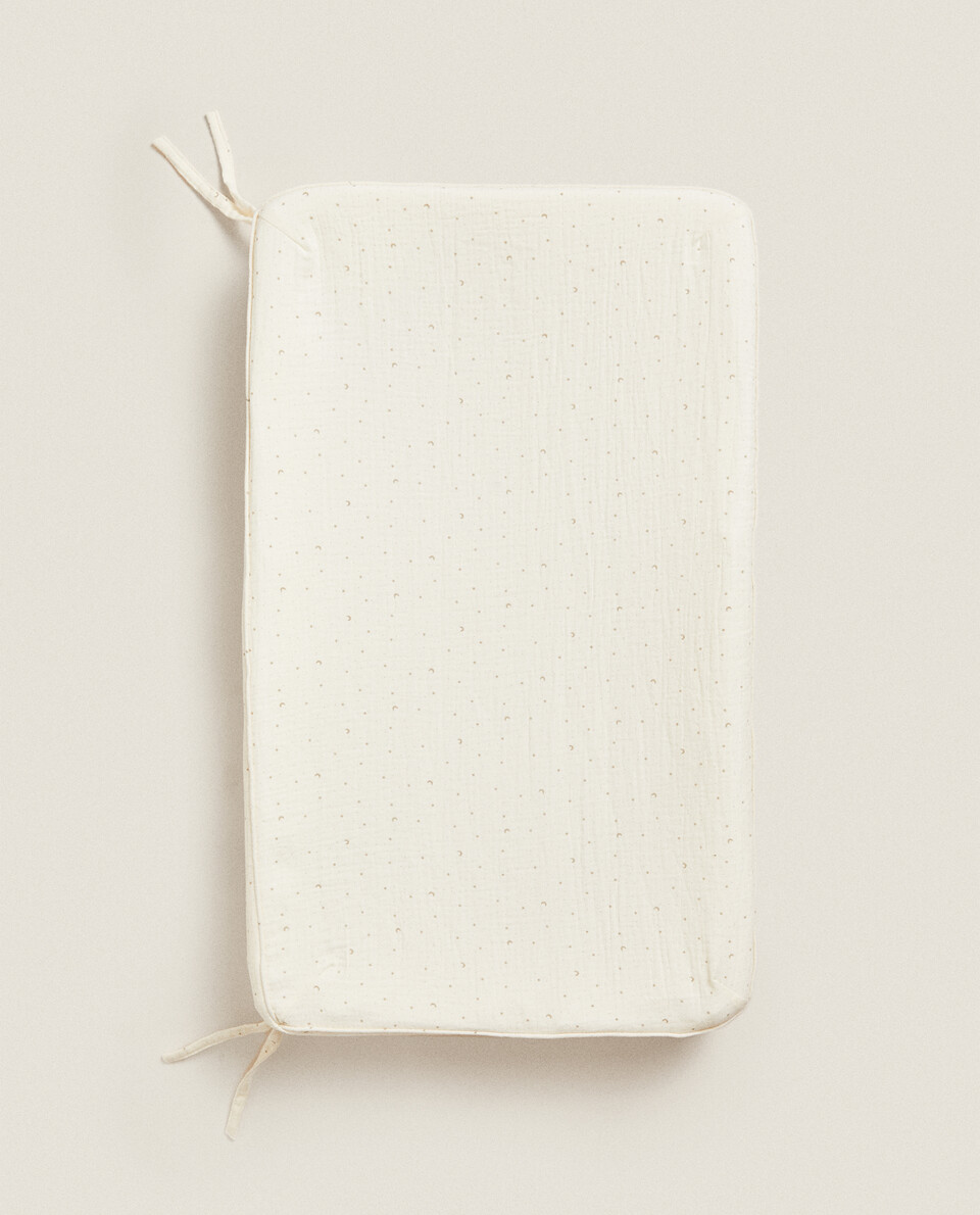 MOON CHANGING MAT