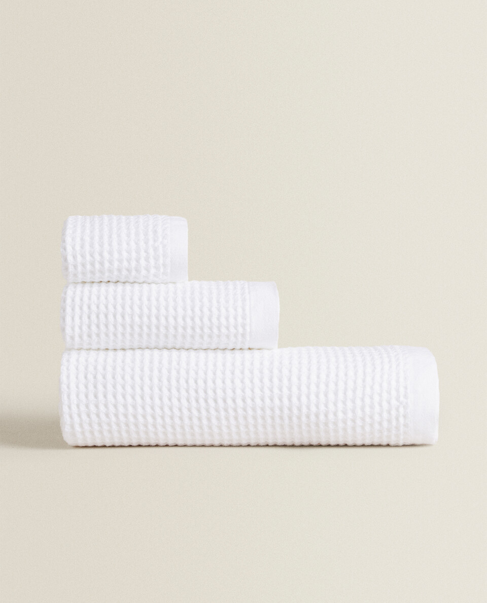 WAFFLE-KNIT COTTON TOWEL