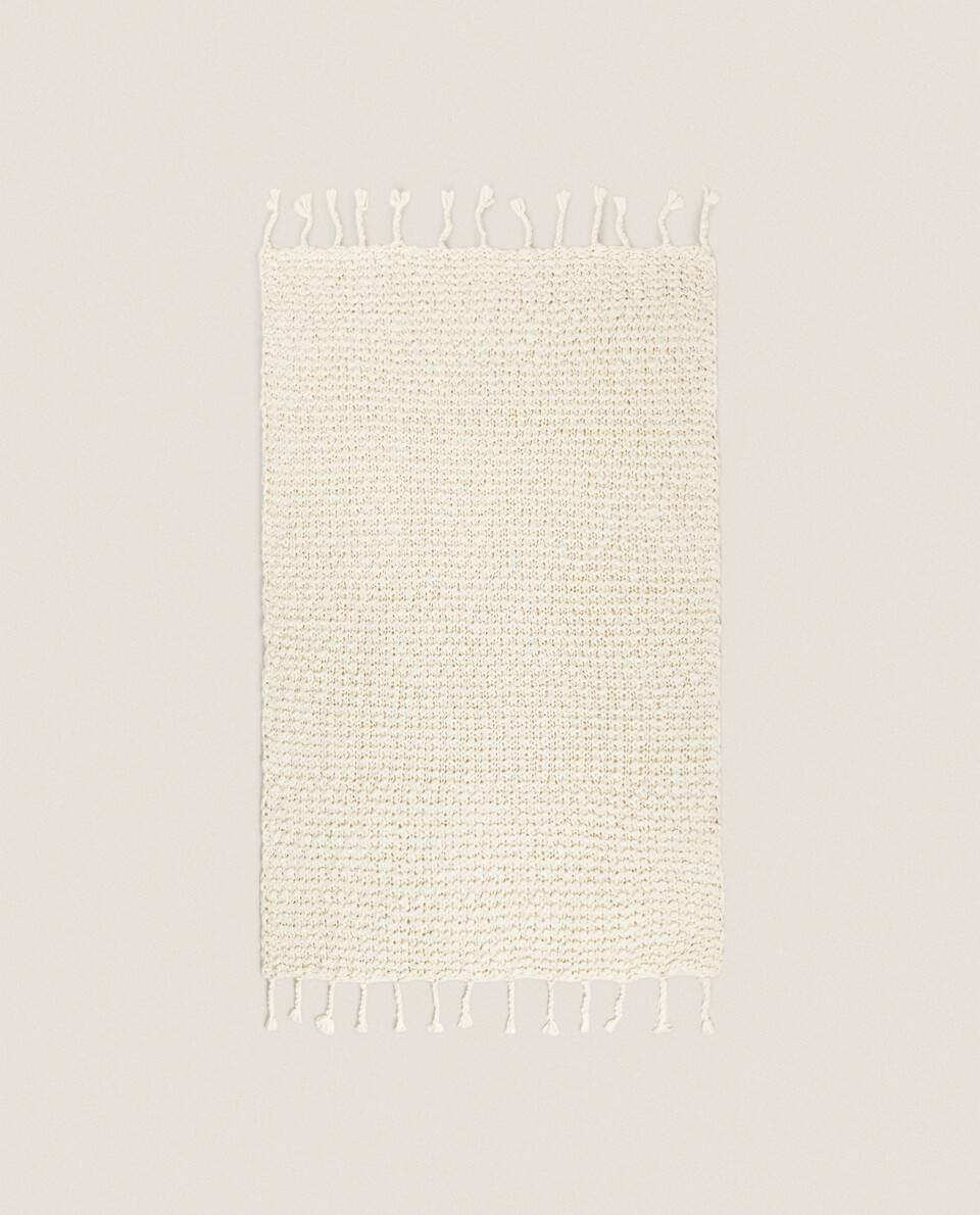 PLAIN CHUNKY KNIT BLANKET