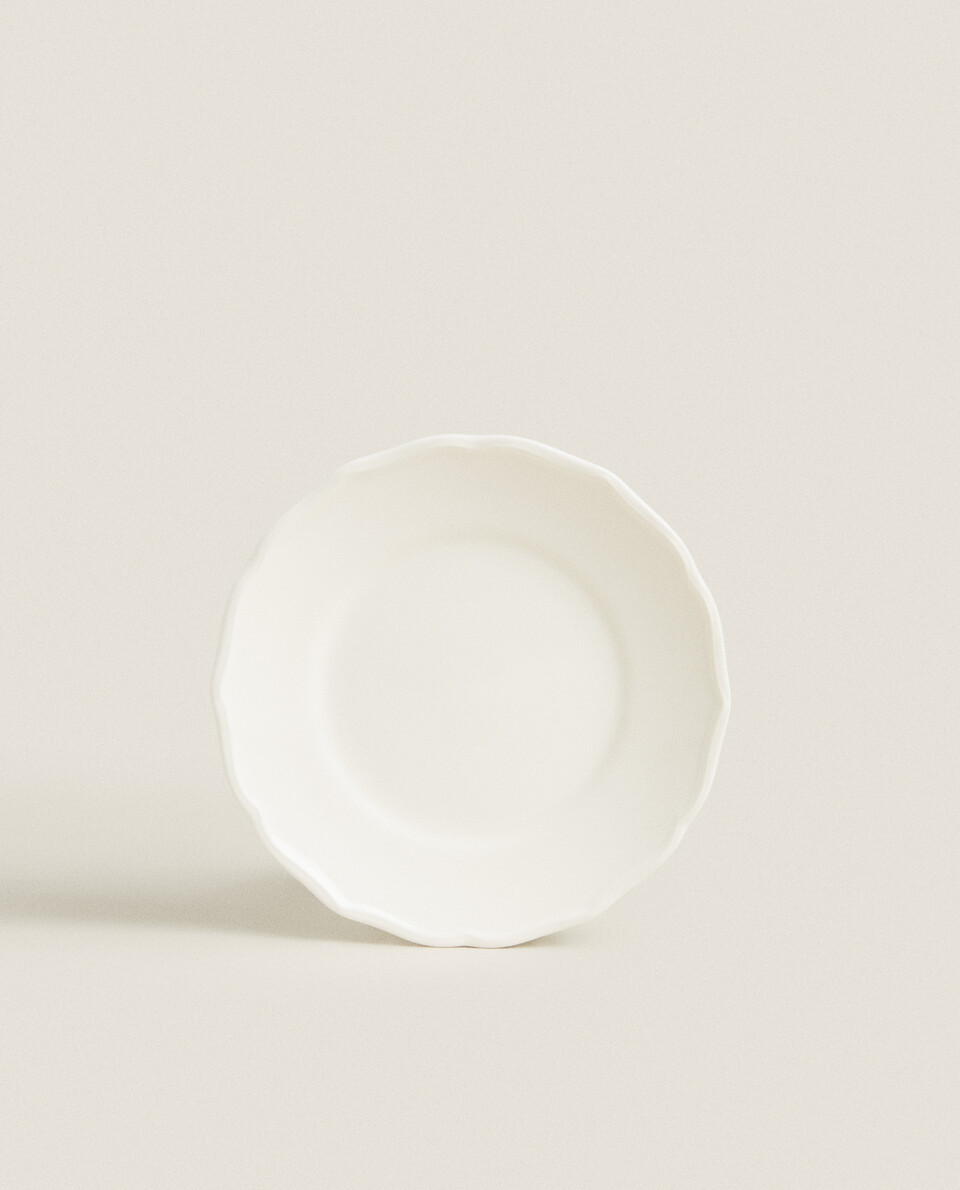 EARTHENWARE SIDE PLATE WITH RAISED-DESIGN EDGE