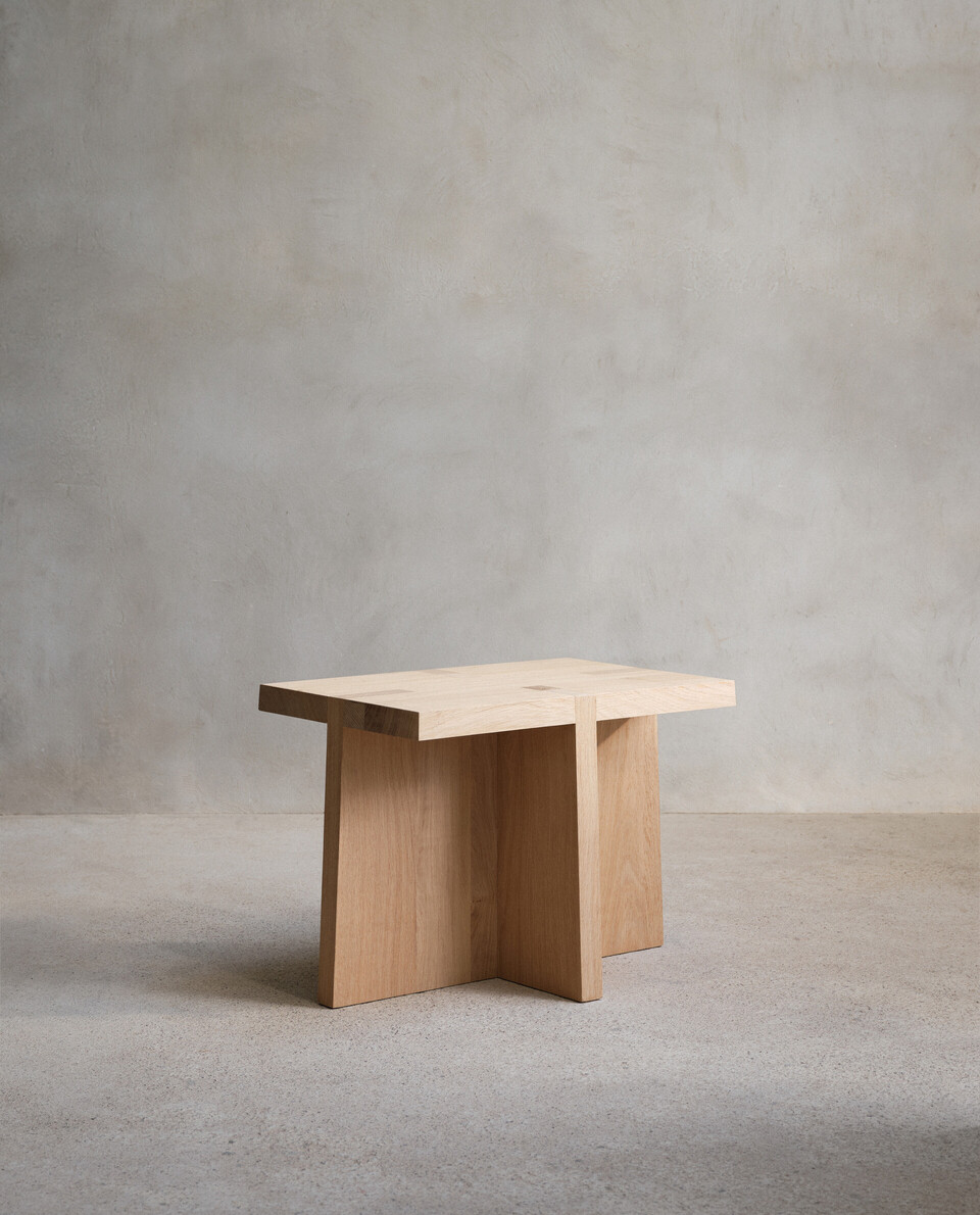 SIDE TABLE 01