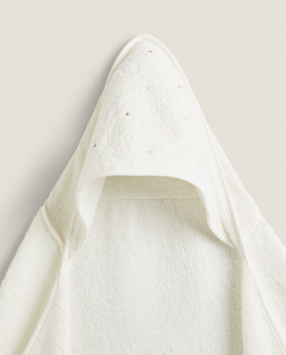 CHILDREN'S EMBROIDERED HOODED TOWEL