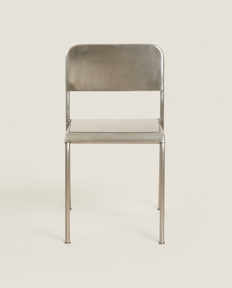 纹理钢制椅子