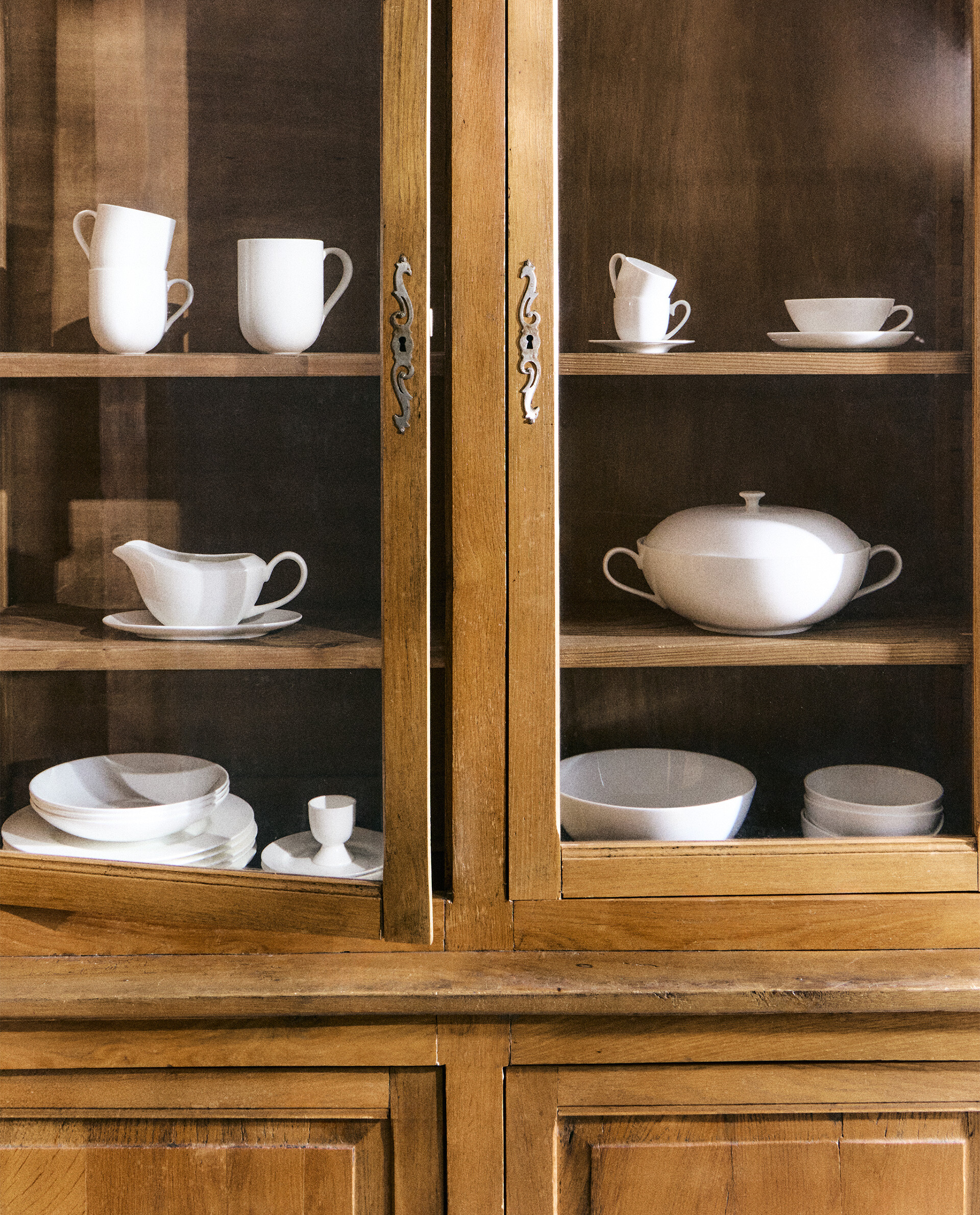 PLAIN BONE CHINA DINNER SET