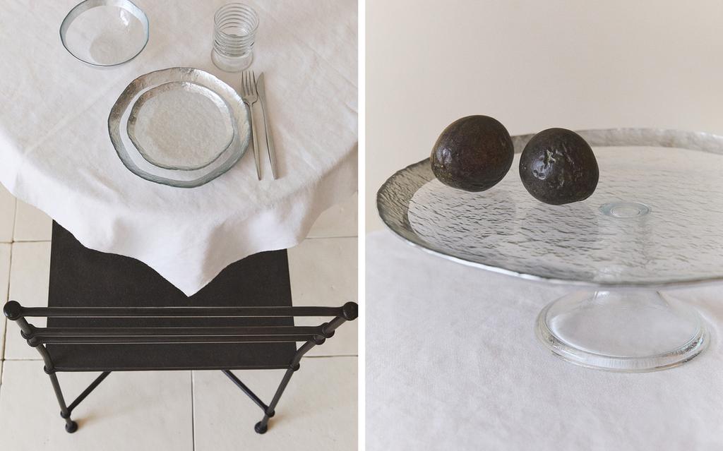 GLASS DINNER SET WITH RAISED RIM
