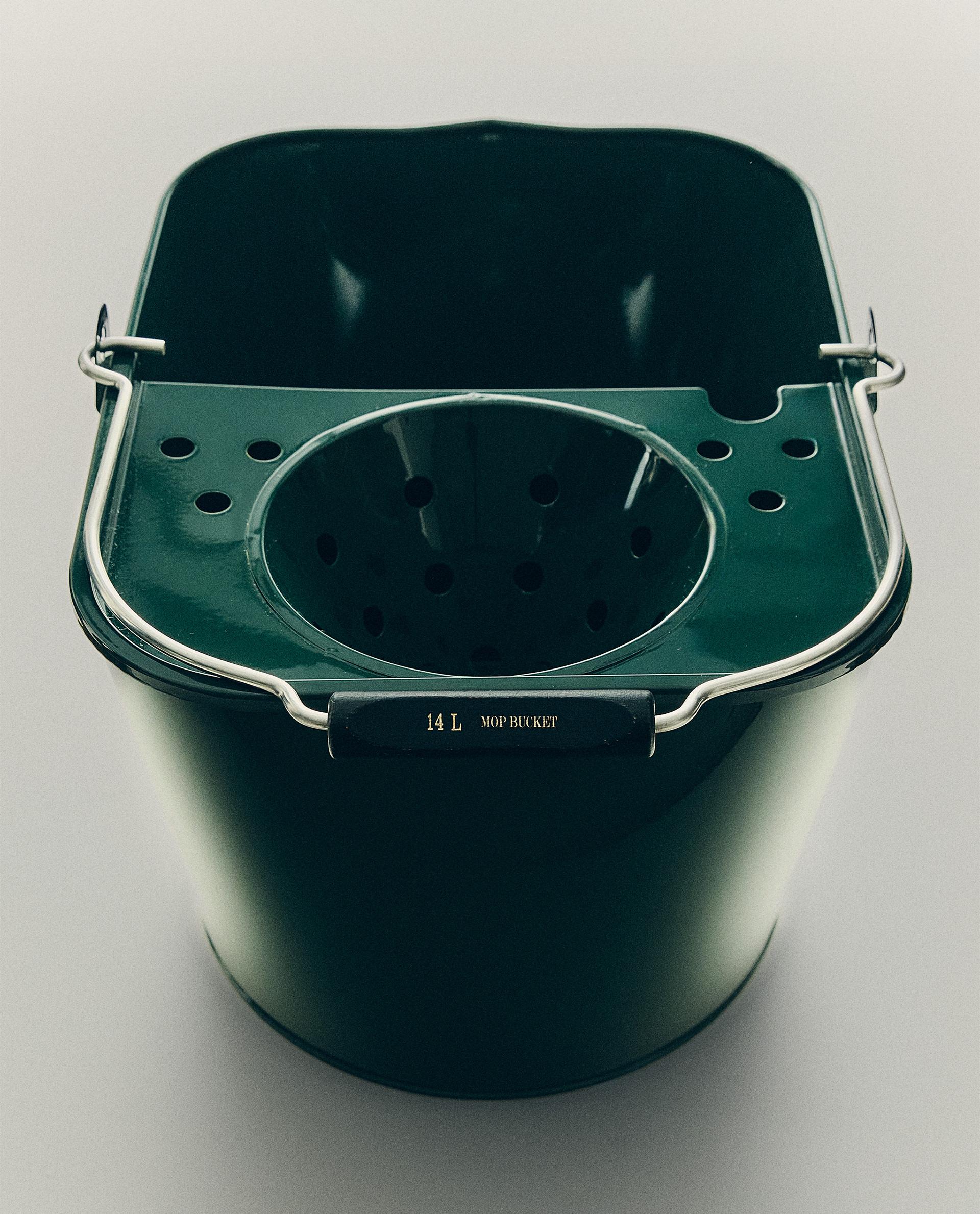 MOP BUCKET AND WRINGER MOP BUCKET AND WRINGER