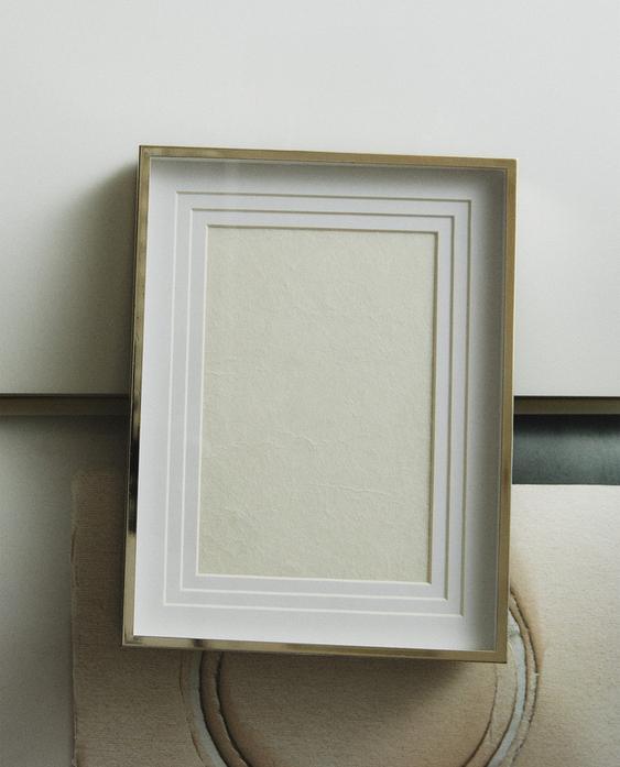 METAL PHOTO FRAME WITH LAYERED PASSE-PARTOUT