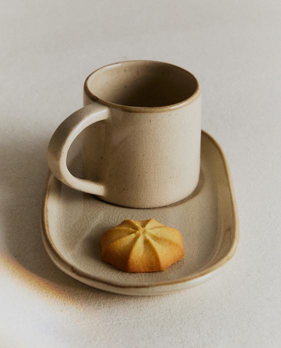 STONEWARE MUG AND TRAY SET STONEWARE MUG AND TRAY SET