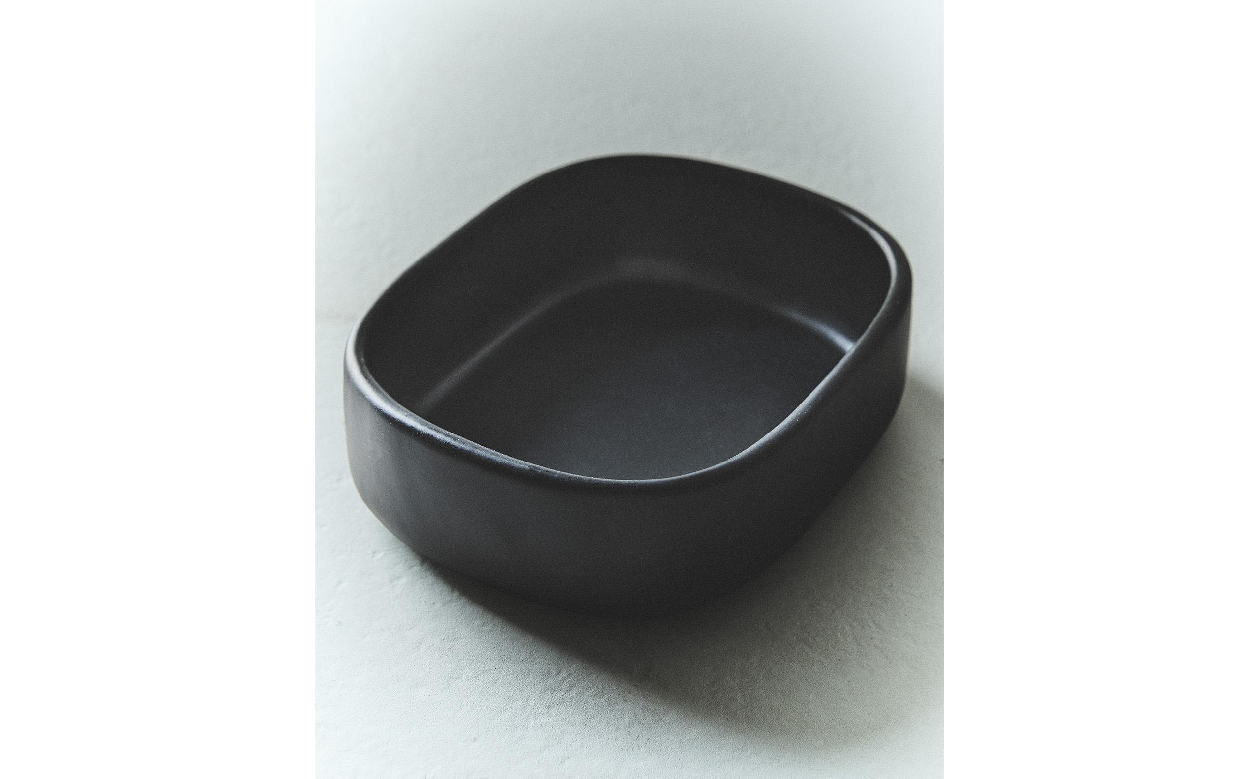 TRAY 03