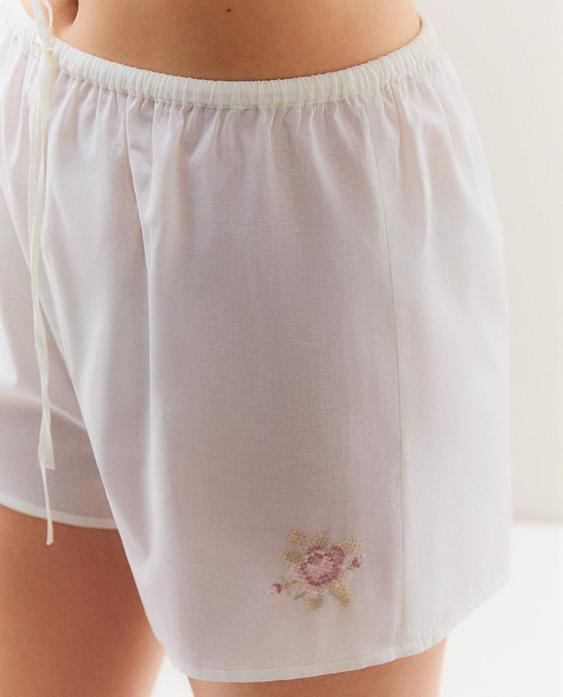 SHORTS WITH FLORAL EMBROIDERY