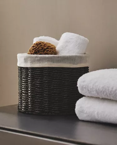 ROUND BASKET WITH COTTON LINING ROUND BASKET WITH COTTON LINING