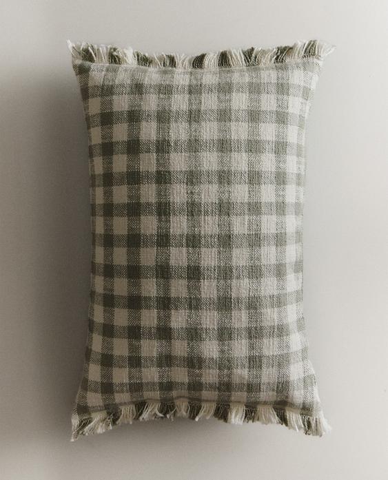 FRINGED CUSHION COVER FRINGED CUSHION COVER