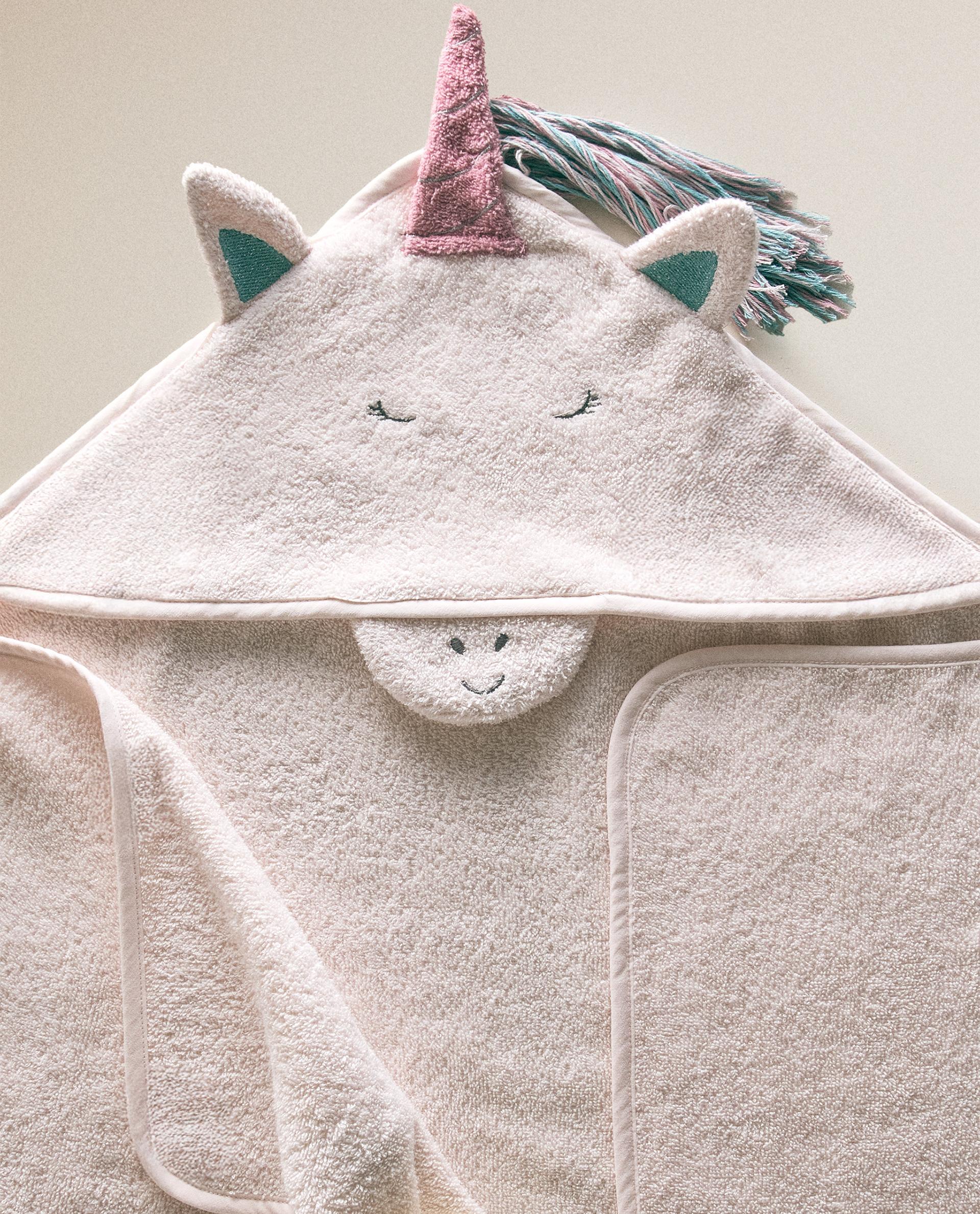 HOODED UNICORN BATH TOWEL HOODED UNICORN BATH TOWEL