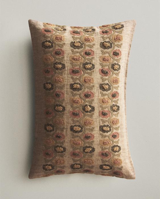 EMBROIDERED CUSHION COVER