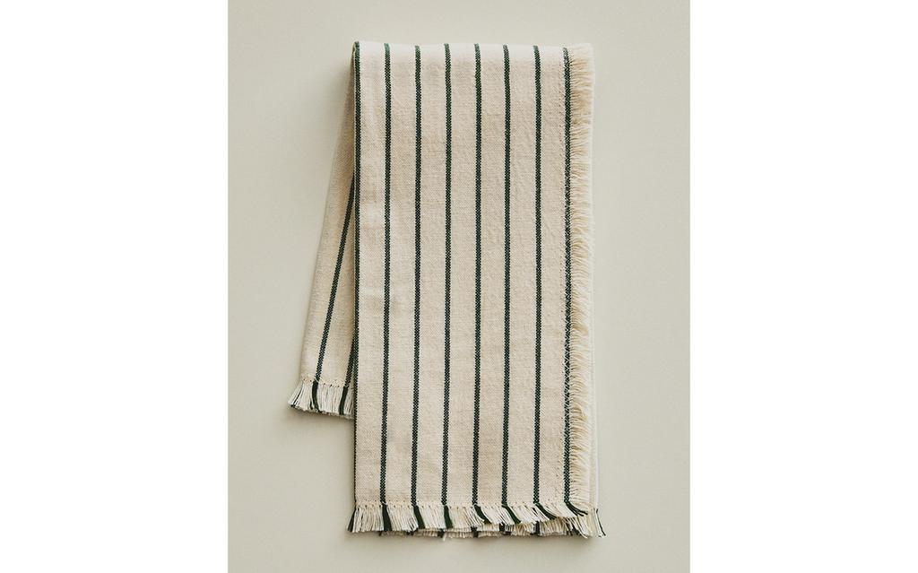 PACK OF STRIPED AND FRINGED NAPKINS (PACK OF 2)