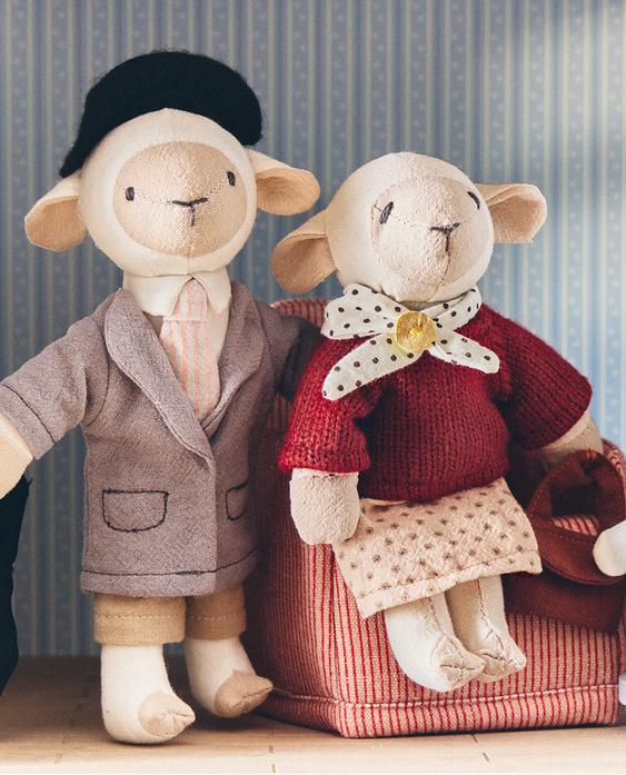 KIDS' SOFT TOY SET WITH SHEEP FAMILY (SET OF 3) KIDS' SOFT TOY SET WITH SHEEP FAMILY (SET OF 3)