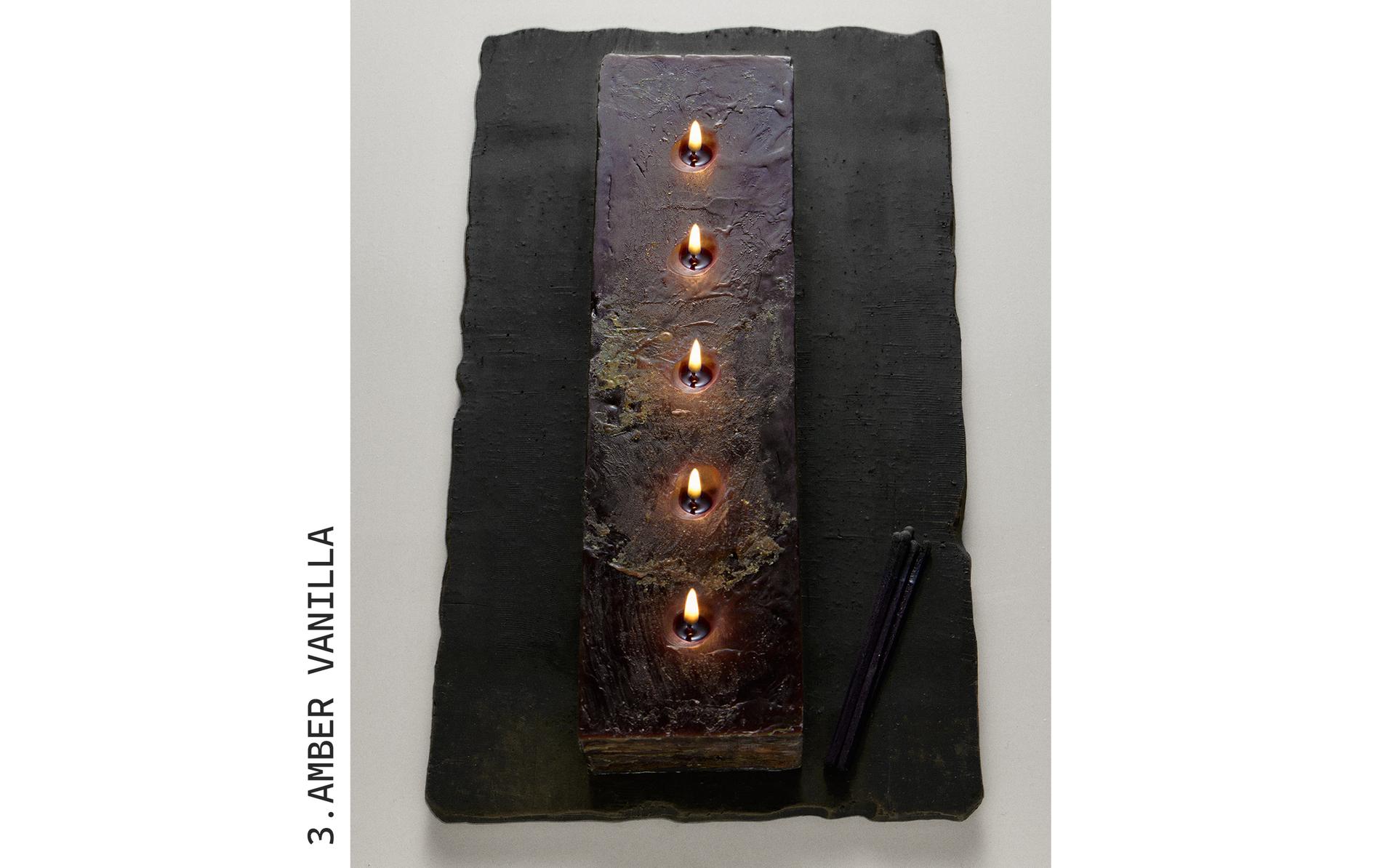 (850 G) AMBER VANILLA SCENTED CANDLE (850 G) AMBER VANILLA SCENTED CANDLE