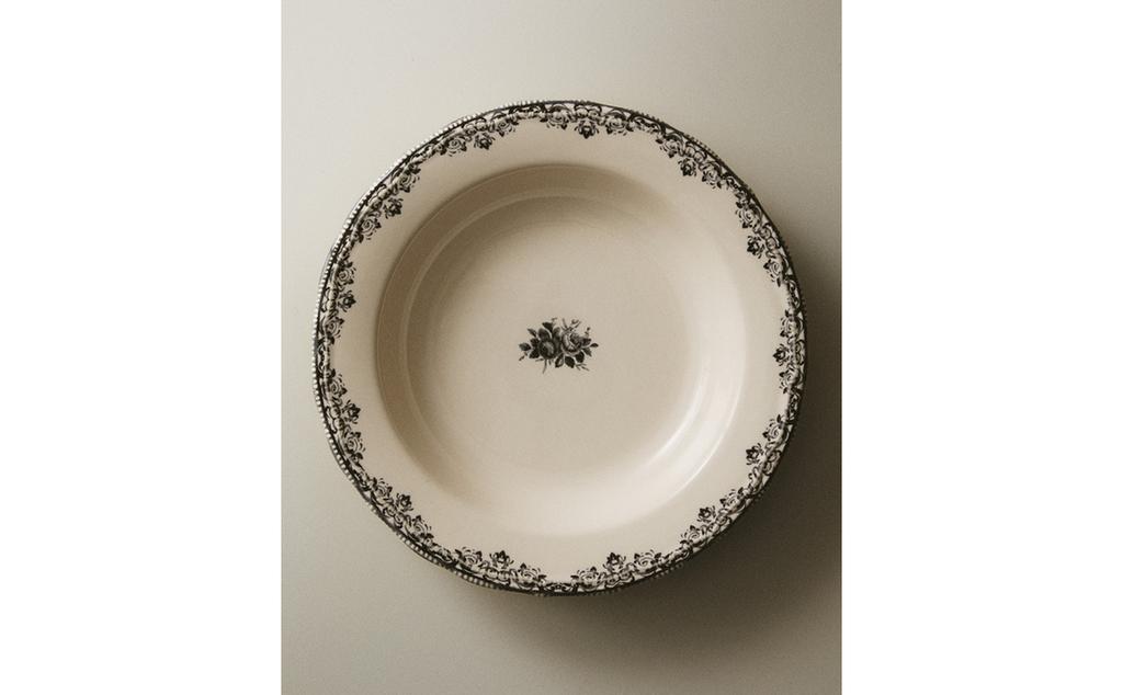 SOUP PLATE WITH PLACEMENT DESIGN