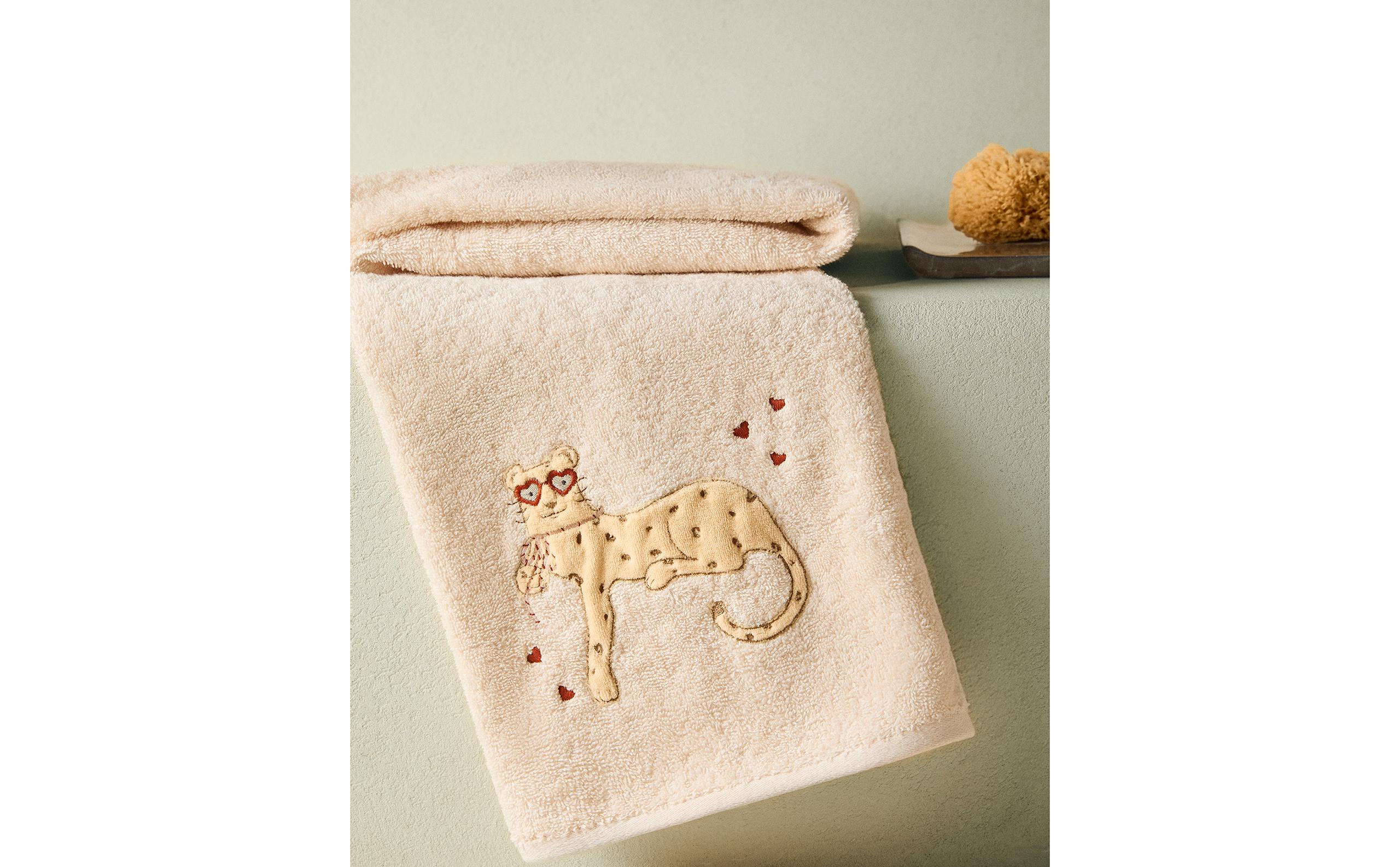 CHILDREN'S CHEETAH BATH TOWEL