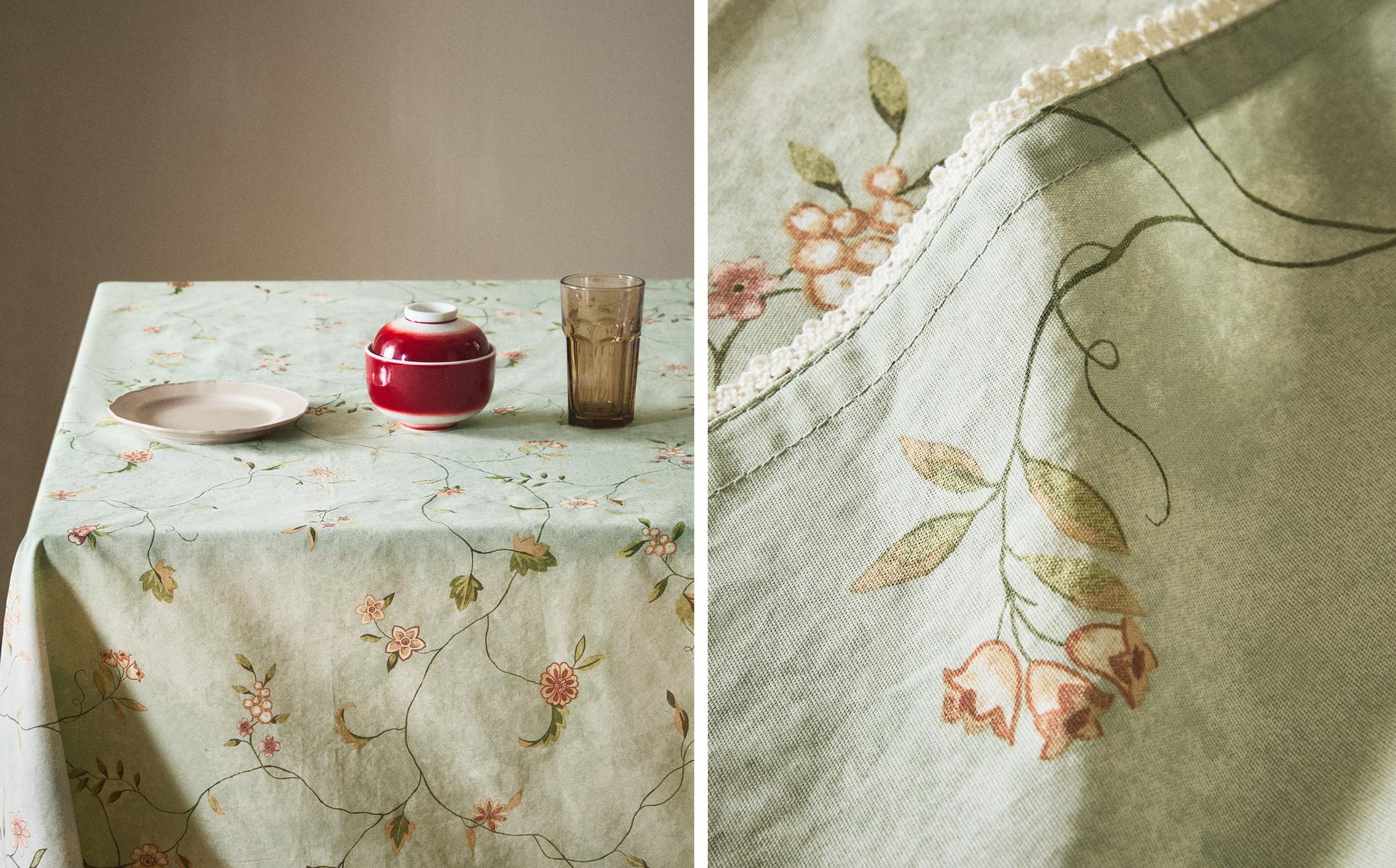 FLORAL PRINT TABLECLOTH WITH LACE TRIM