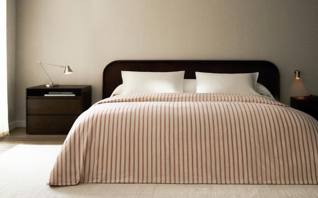 STRIPED PERCALE DUVET COVER (300 THREAD COUNT)