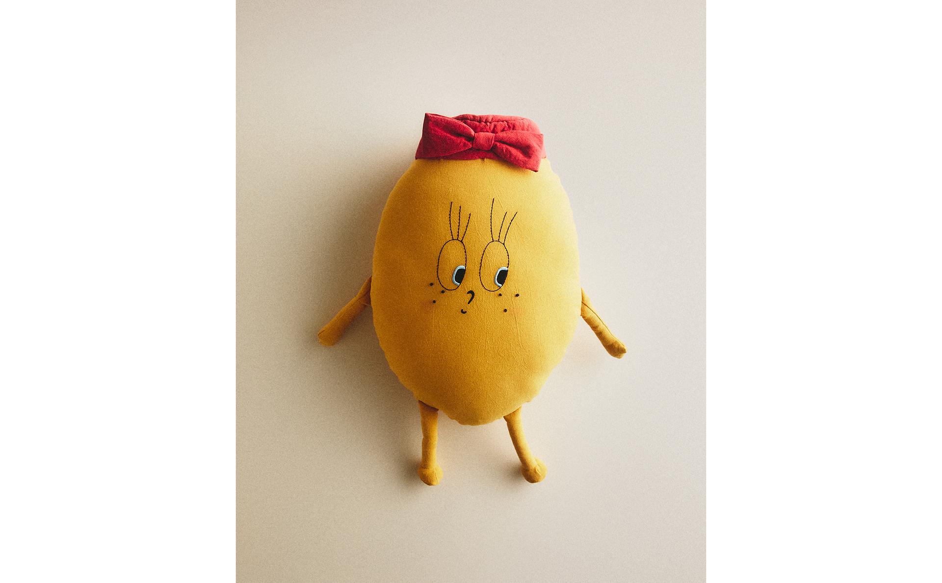 LIMONCELLA X THE ANIMALS OBSERVATORY KIDS’ CUSHION LIMONCELLA X THE ANIMALS OBSERVATORY KIDS’ CUSHION