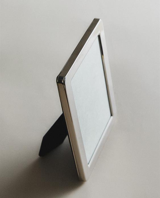 METAL PHOTO FRAME WITH ROUNDED CORNERS