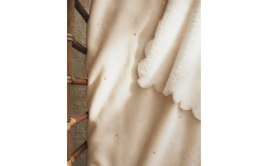 闪亮刺绣婴儿摇粒绒盖毯