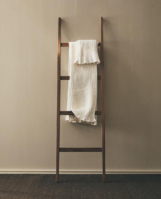 ACACIA TOWEL RACK ACACIA TOWEL RACK