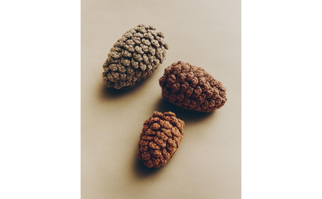 PACK OF PINEAPPLE PET TOYS (PACK OF 3) PACK OF PINEAPPLE PET TOYS (PACK OF 3)