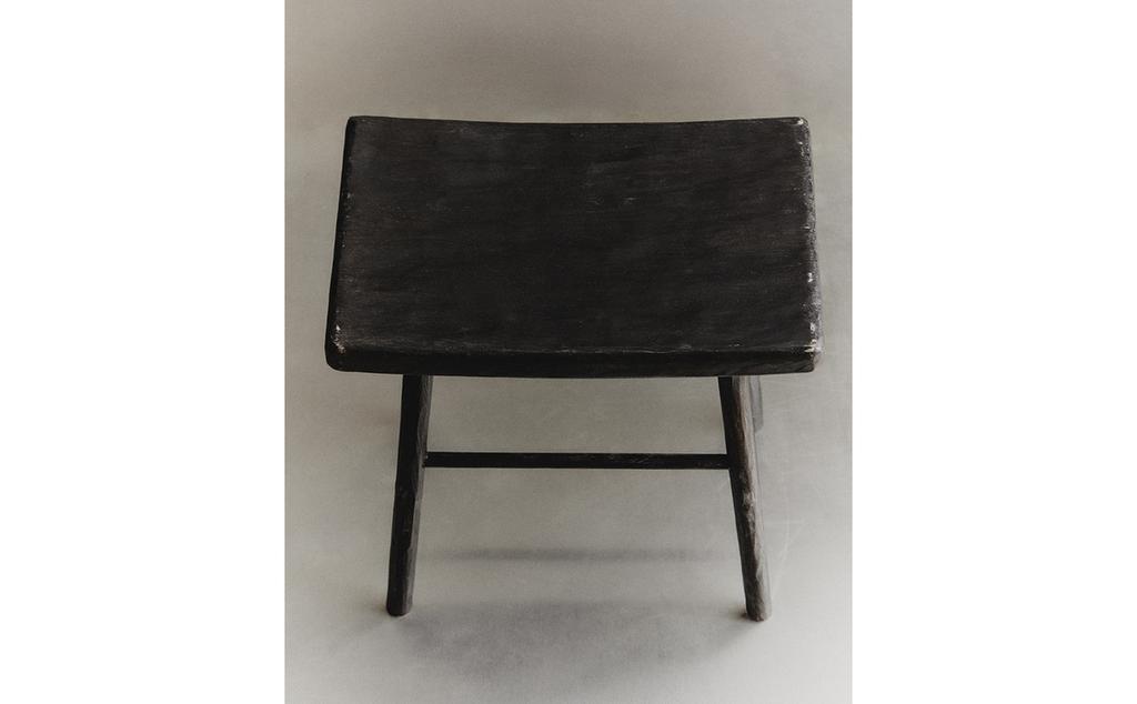 HAMMERED WOODEN STOOL