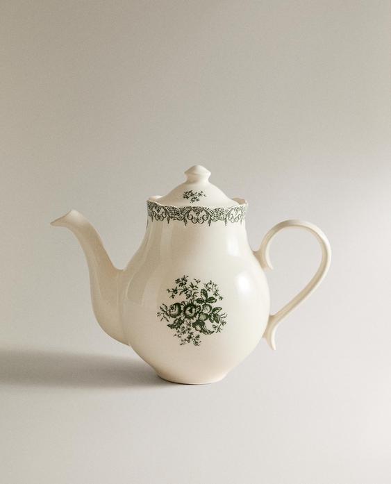 花卉陶制茶壶