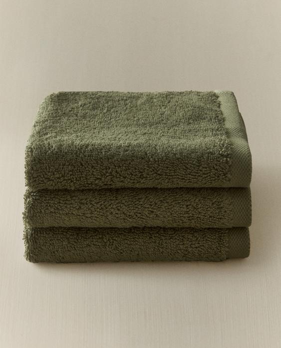PACK OF HIGH-QUALITY COTTON HAND TOWELS (PACK OF 3) PACK OF HIGH-QUALITY COTTON HAND TOWELS (PACK OF 3)