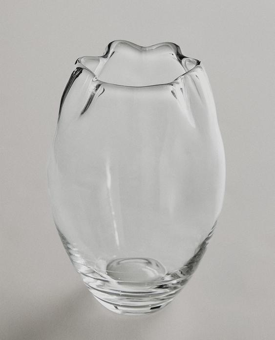 WAVY VASE