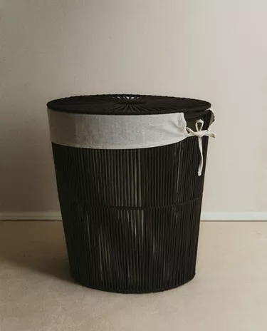 FABRIC-LINED LAUNDRY BASKET FABRIC-LINED LAUNDRY BASKET